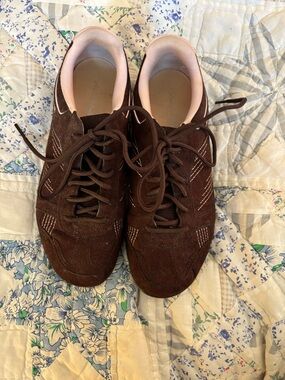 American Eagle Outfitters Brown and Pink Athletic Sneakers
